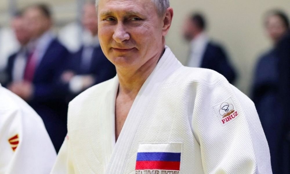 Vladimir Putin é removido de cargo na Federação Internacional de Judô