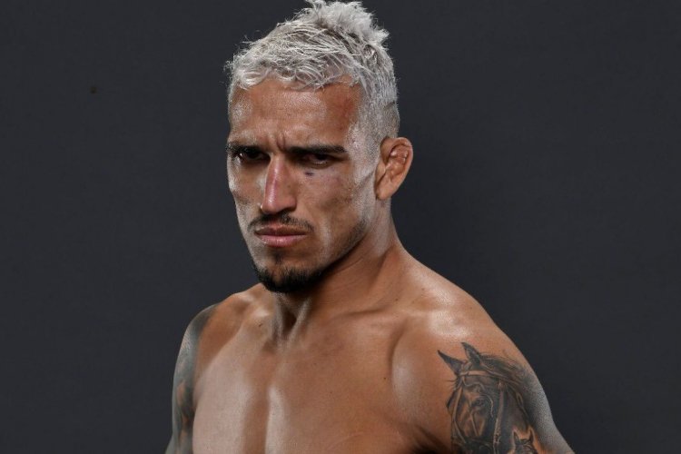 Charles do Bronx não bate peso e perde cinturão dos leves no UFC