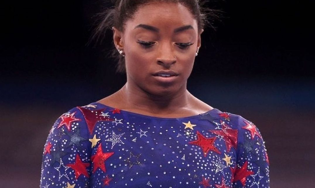 Simone Biles e outras ginastas pedem 1 bilhão de dólares ao FBI por não evitar novos casos de abuso