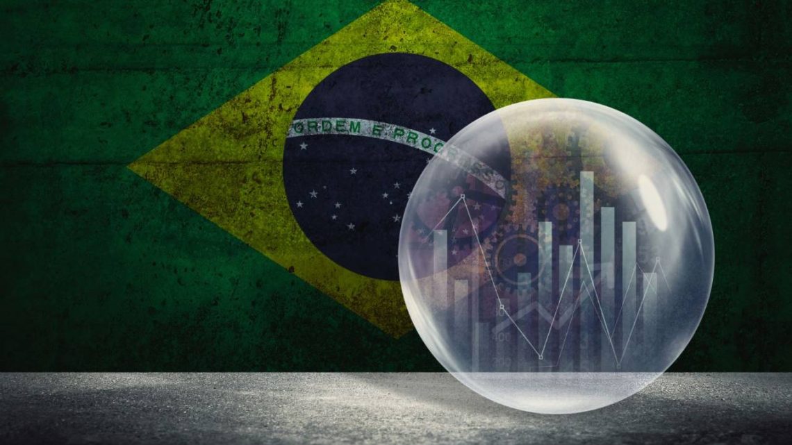 Economia avança, mas restrições monetárias e inadimplência colocam 2023 em xeque