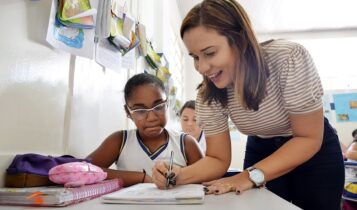 Alese aprova abono para servidores da Educação