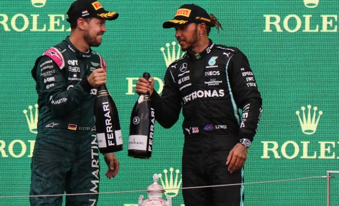 Hamilton homenageia Vettel após alemão anunciar aposentadoria: ‘Honra chamar de rival e amigo’ 