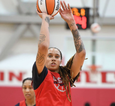 EUA oferecem acordo à Rússia para libertar a jogadora de basquete Brittney Griner