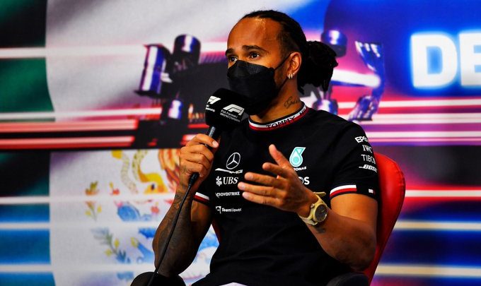 Hamilton diz que Mercedes ainda vencerá corrida nesta temporada da Fórmula 1