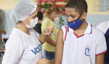 Aracaju já vacinou mais de 7.600 alunos e professores nas escolas