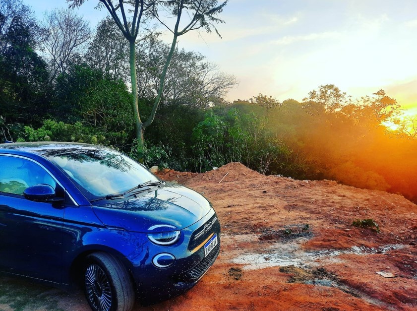 Testamos: Fiat 500 elétrico, um carro vintage com os equipamentos do mundo moderno