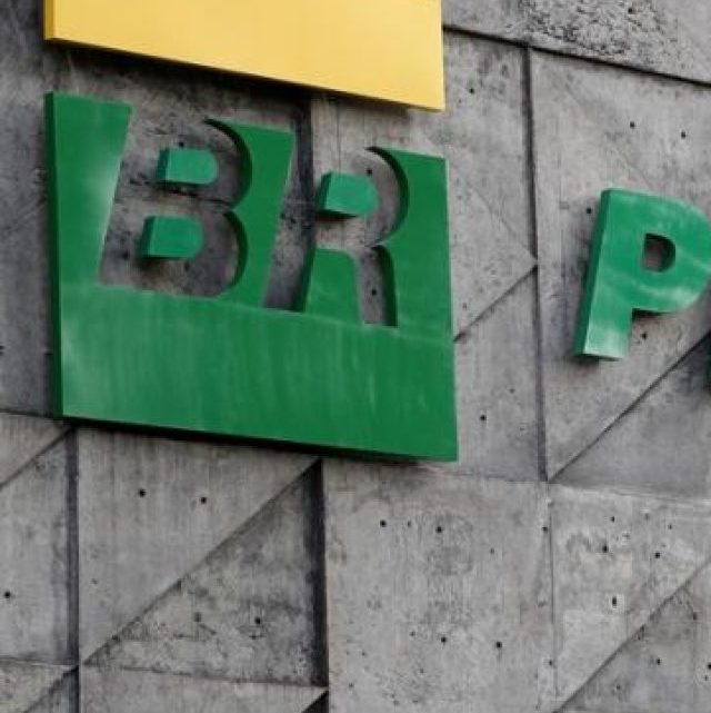 Quantas novas PETR4 é possível comprar com dividendos da Petrobras?