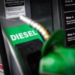 Preço do diesel no Brasil está 14% acima do praticado no mercado internacional, aponta Abicom