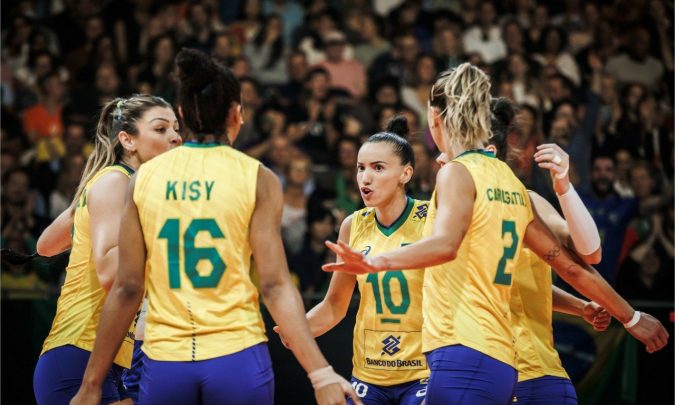 Brasil aplica virada épica sobre o Japão e avança às semifinais do Mundial de Vôlei Feminino 