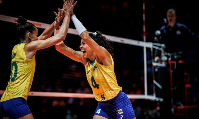 Brasil vence, elimina Holanda e fica perto das quartas de final do Mundial de Vôlei Feminino