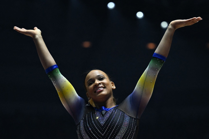 Rebeca Andrade se despede de ‘Baile de Favela com bronze; Arthur Nory também conquista medalha no Mundial