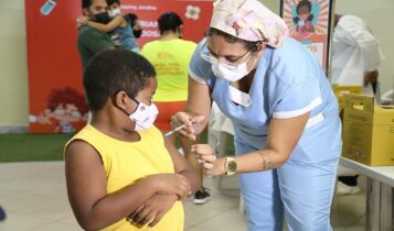 Aracaju retomará vacinação com as vacinas Pfizer baby e pediátrica