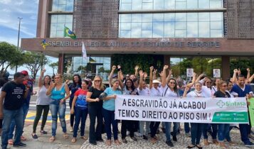 Enfermeiros se unem em manifestação para cobrar o piso da categoria