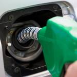 Gasolina sobe 0,18% e diesel S10 cai 0,17% nos postos, aponta ANP