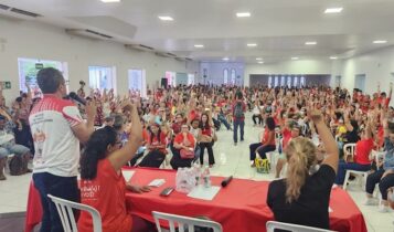 Professores estaduais decidem retomar aulas e marcar nova paralisação