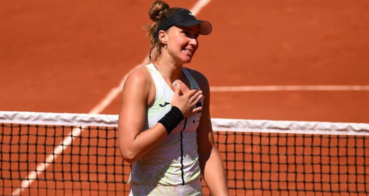 Bia Haddad vence espanhola, vai às quartas de final de Roland Garros e quebra marca de 55 anos