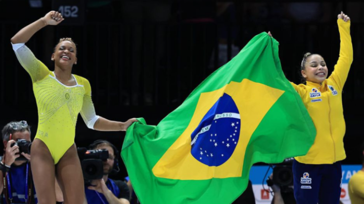 Rebeca Andrade é prata no solo e fecha Mundial com 5 medalhas; Flávia Saraiva fica com o bronze