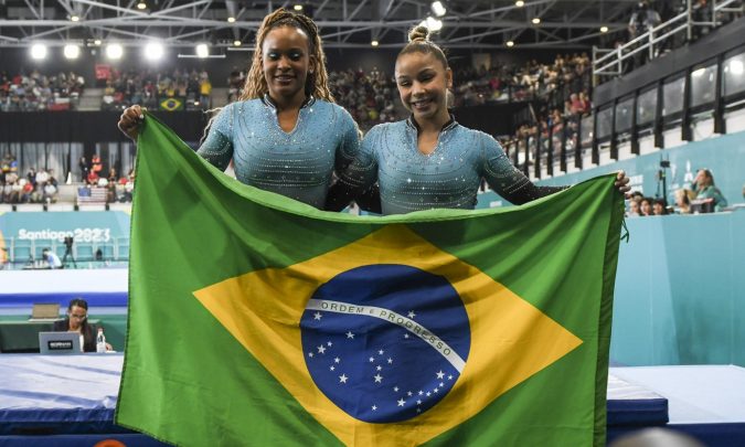 Rebeca Andrade e Flávia Saraiva dão show na trave e fazem dobradinha no Pan de Santiago 