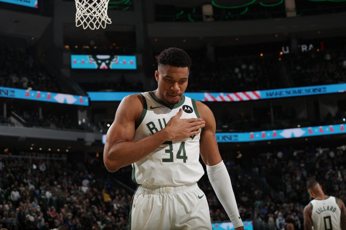 Giannis Antetokounmpo quebra recorde na NBA e lidera estatísticas dos Bucks