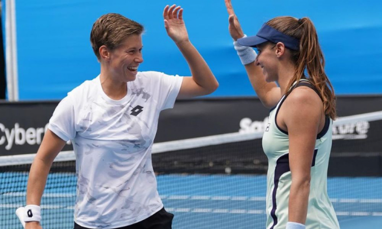 Tenista brasileira Luisa Stefani avança para as quartas de final do Aberto da Austrália