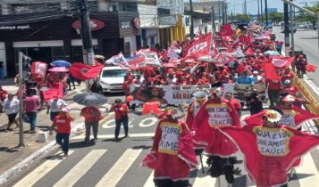 Marcha dos trabalhadores marca paralisação dos professores em Aracaju