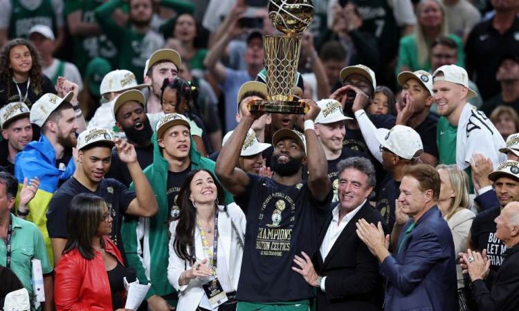 Boston Celtics derrota Dallas, conquista 18º título e se torna maior campeão da NBA