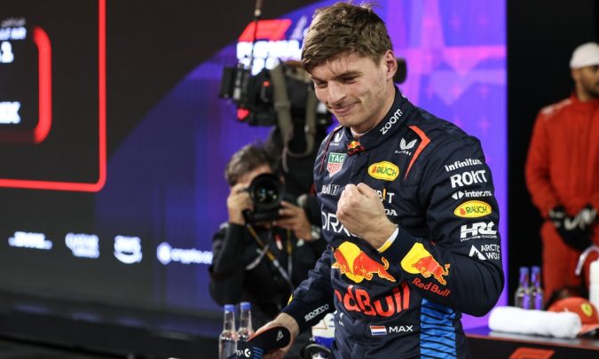 Max Verstappen renova contrato com a Red Bull para temporada 2025