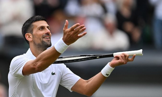 Djokovic e Alcaraz vencem suas semifinais e vão reeditar final do ano passado em Wimbledon