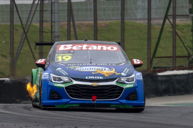 Felipe Massa critica regulamento da Stock Car com possibilidade de título no final de semana parar no ‘tapetão’