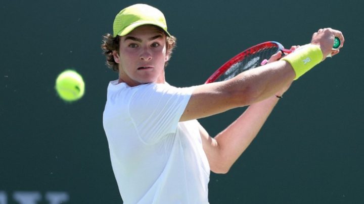 João Fonseca leva ‘pneu’ e é eliminado por Jack Draper em Indian Wells